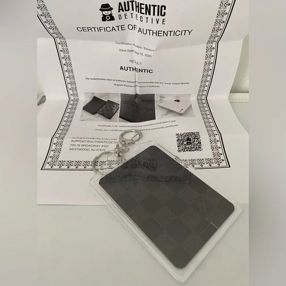 Louis Vuitton Damier King Red Hearts COA RARE Soho Casino Paris 2008 Card Charm - Picture 2 of 9